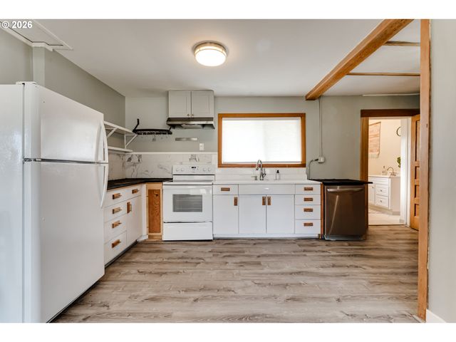 111 HOLEMAN Ave, Eugene, OR 97404