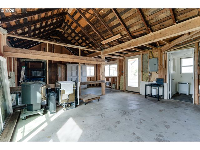 111 HOLEMAN Ave, Eugene, OR 97404