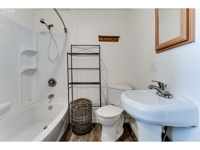 111 HOLEMAN Ave, Eugene, OR 97404