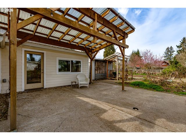 111 HOLEMAN Ave, Eugene, OR 97404