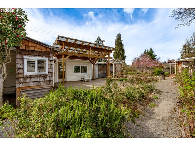 111 HOLEMAN Ave, Eugene, OR 97404