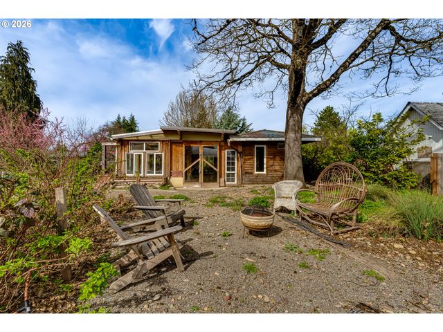 111 HOLEMAN Ave, Eugene, OR 97404