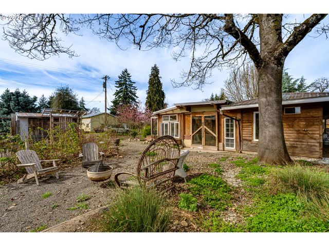 111 HOLEMAN Ave, Eugene, OR 97404