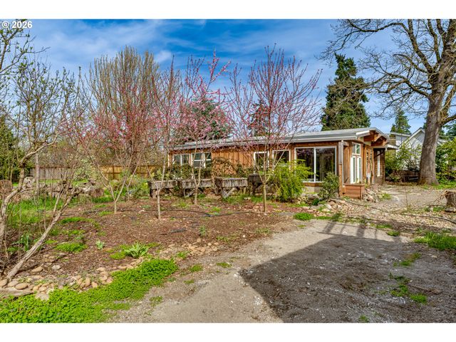 111 HOLEMAN Ave, Eugene, OR 97404