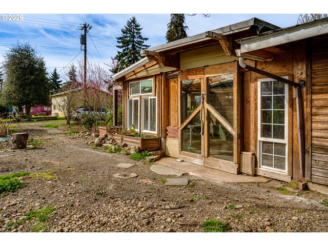 111 HOLEMAN Ave, Eugene, OR 97404