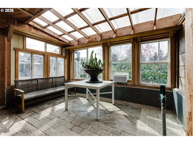 111 HOLEMAN Ave, Eugene, OR 97404