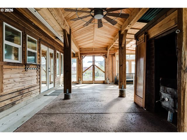 111 HOLEMAN Ave, Eugene, OR 97404