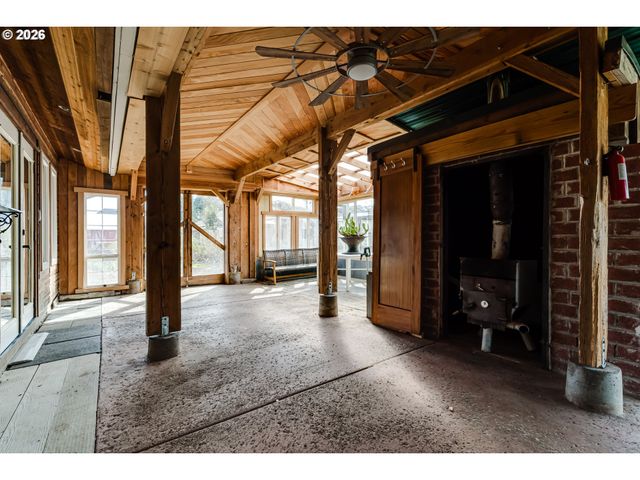 111 HOLEMAN Ave, Eugene, OR 97404