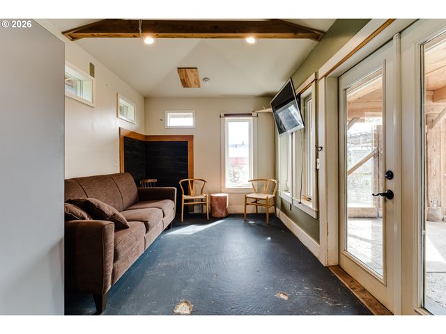 111 HOLEMAN Ave, Eugene, OR 97404