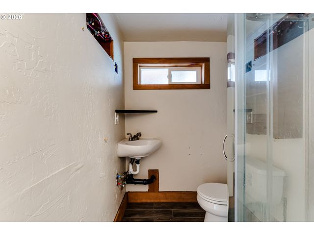 111 HOLEMAN Ave, Eugene, OR 97404