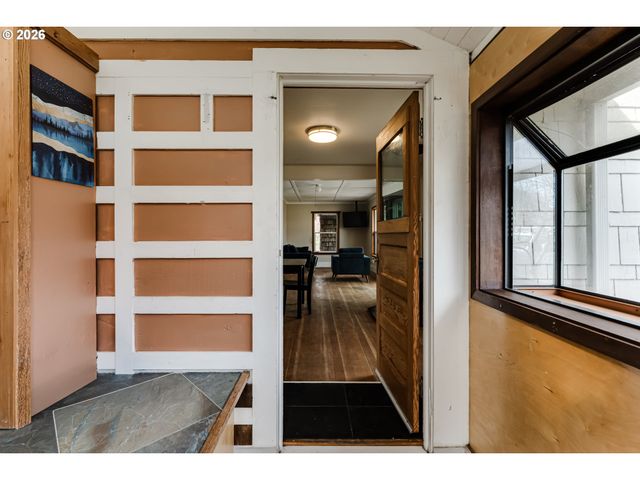 111 HOLEMAN Ave, Eugene, OR 97404