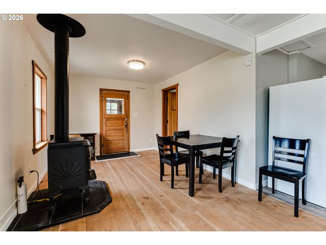 111 HOLEMAN Ave, Eugene, OR 97404