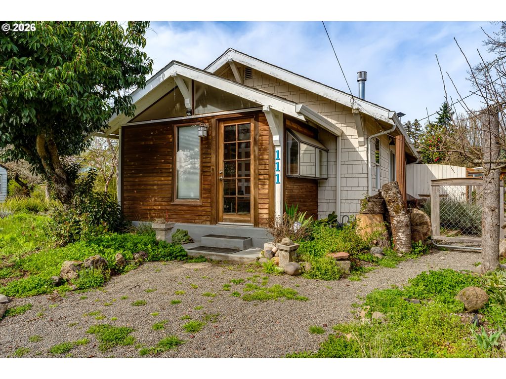 111 HOLEMAN Ave, Eugene, OR 97404