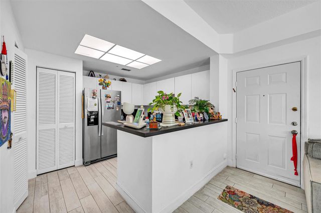 2015 SE 10th Ave 101, Fort Lauderdale, FL 33316