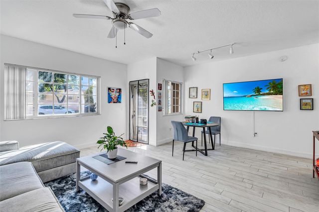 2015 SE 10th Ave 101, Fort Lauderdale, FL 33316