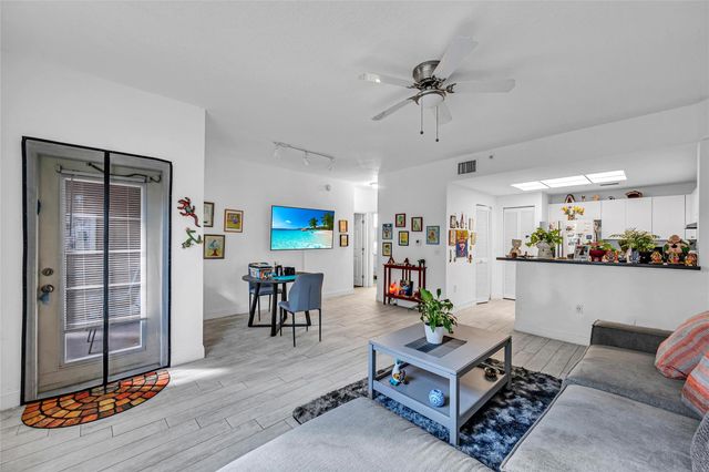 2015 SE 10th Ave 101, Fort Lauderdale, FL 33316