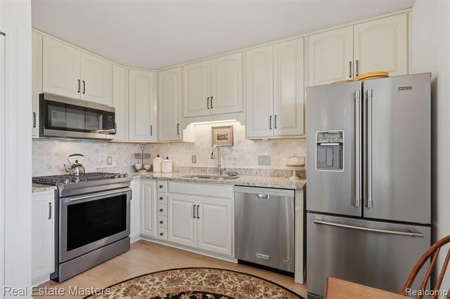 1700 River Road 8, Marysville, MI 48040