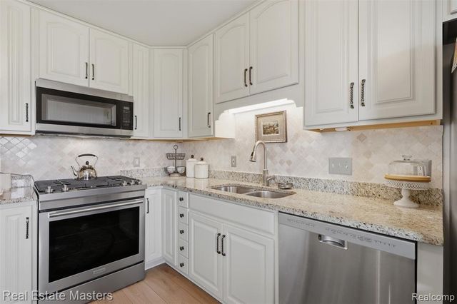 1700 River Road 8, Marysville, MI 48040
