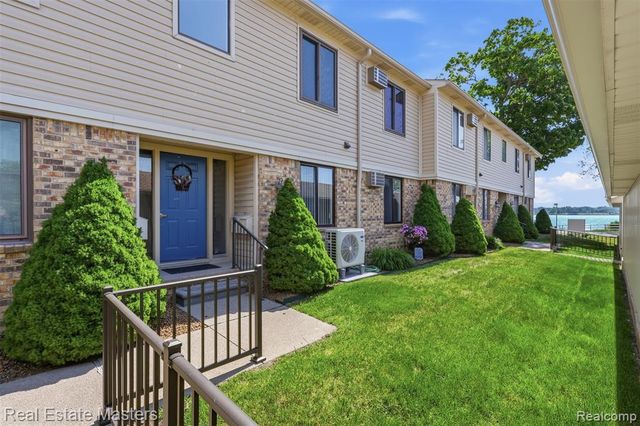 1700 River Road 8, Marysville, MI 48040