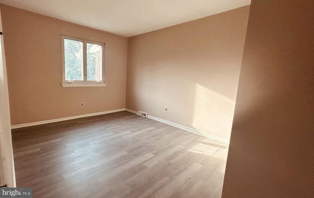 17 CANOE CT, Newark, DE 19702