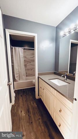 17 CANOE CT, Newark, DE 19702