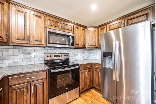 207 S 5th Avenue, Maiden, NC 28650