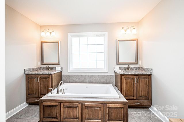 207 S 5th Avenue, Maiden, NC 28650
