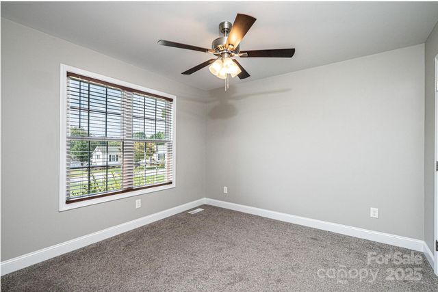 207 S 5th Avenue, Maiden, NC 28650