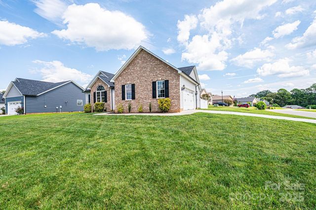 207 S 5th Avenue, Maiden, NC 28650