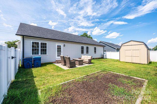 207 S 5th Avenue, Maiden, NC 28650