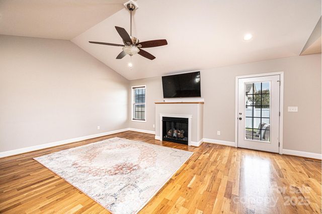 207 S 5th Avenue, Maiden, NC 28650