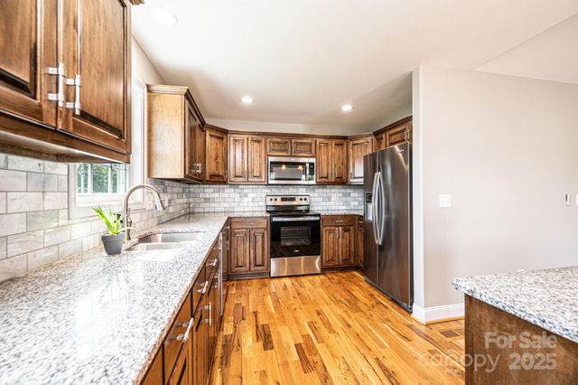 207 S 5th Avenue, Maiden, NC 28650