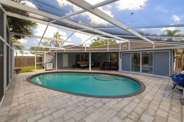 3304 SPRING MILL CIRCLE, Sarasota, FL 34239