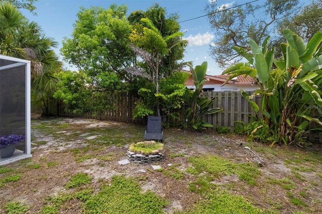 3304 SPRING MILL CIRCLE, Sarasota, FL 34239