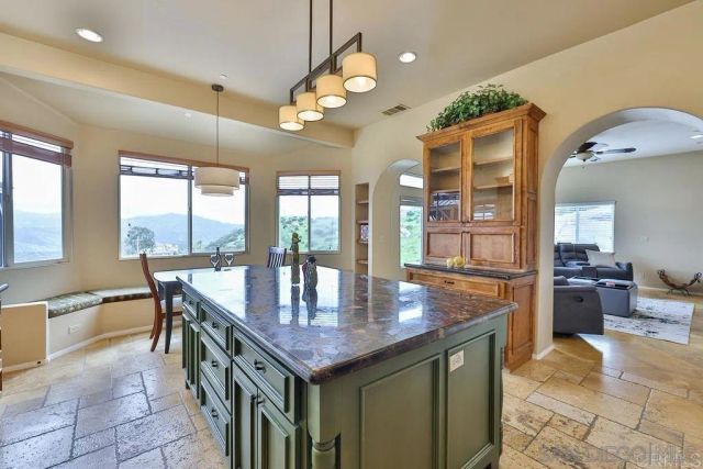 1152 Stoneridge Dr., El Cajon, CA 92021