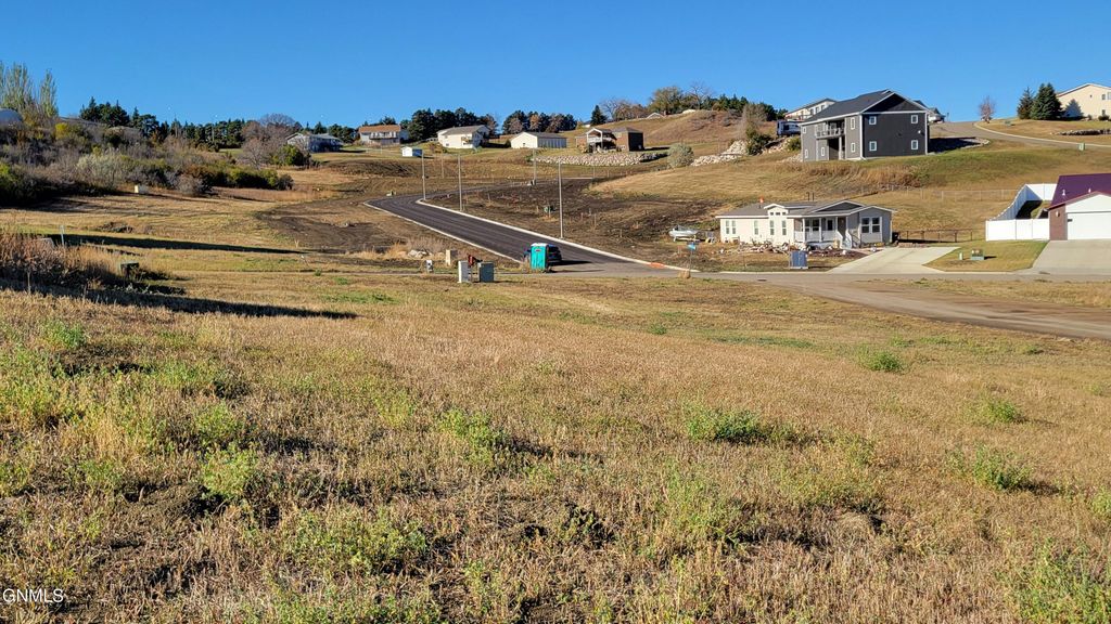 2928 Jude Lane NW, Mandan, ND 58554 photo 10