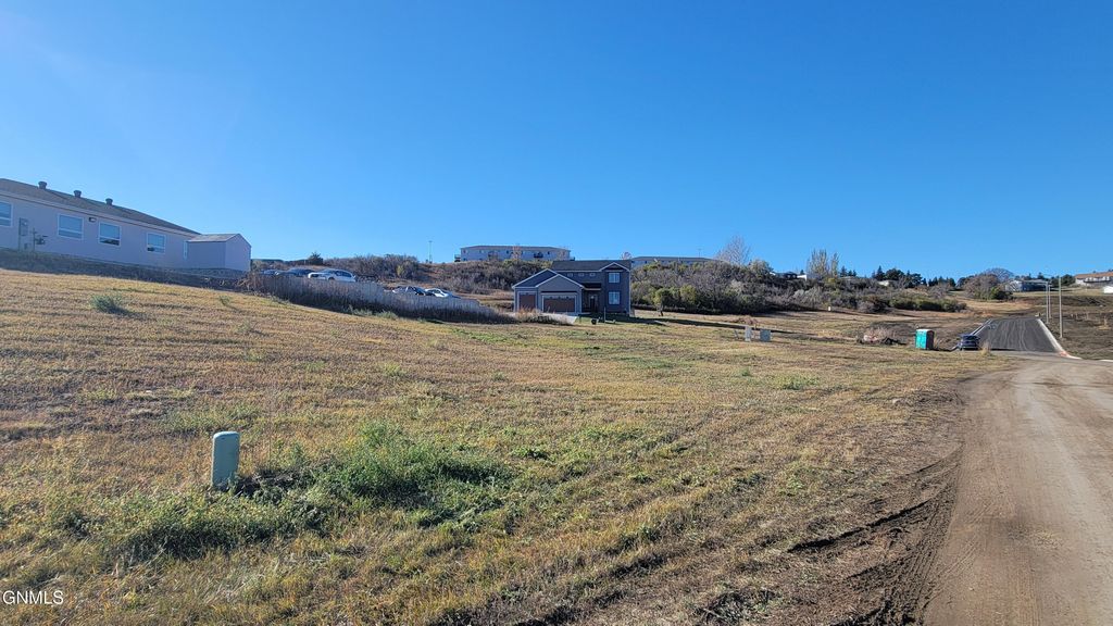 2928 Jude Lane NW, Mandan, ND 58554 photo 8