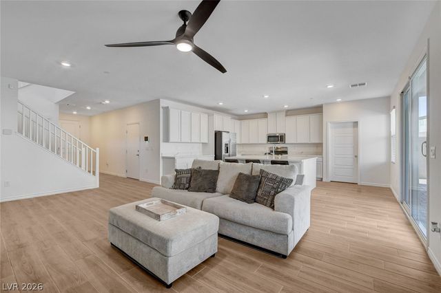 9262 Aiden Valley Avenue, Las Vegas, NV 89143