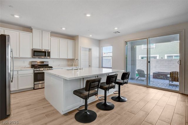 9262 Aiden Valley Avenue, Las Vegas, NV 89143