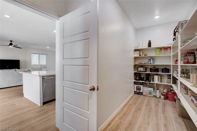 9262 Aiden Valley Avenue, Las Vegas, NV 89143