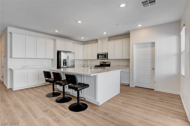 9262 Aiden Valley Avenue, Las Vegas, NV 89143