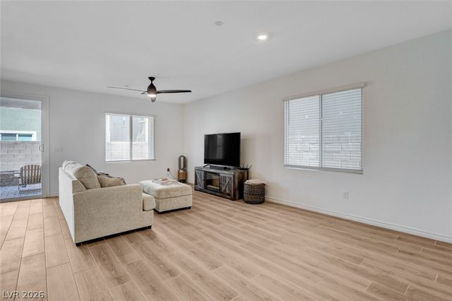 9262 Aiden Valley Avenue, Las Vegas, NV 89143