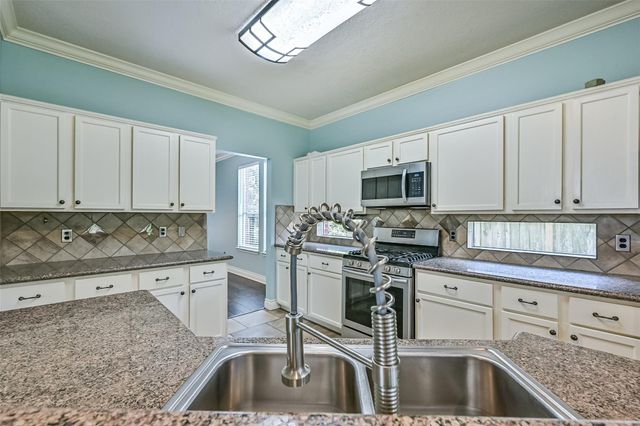 2714 Safe Harbour Circle, Friendswood, TX 77546