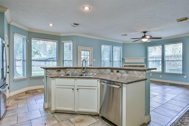 2714 Safe Harbour Circle, Friendswood, TX 77546