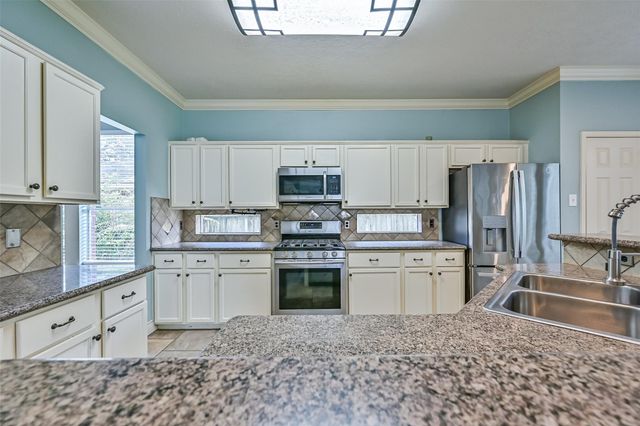 2714 Safe Harbour Circle, Friendswood, TX 77546