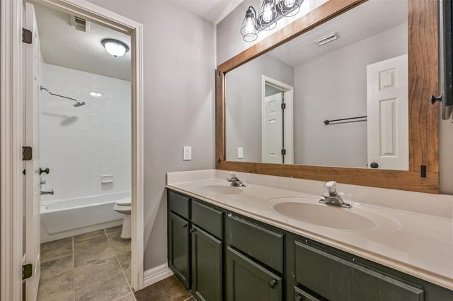 2714 Safe Harbour Circle, Friendswood, TX 77546