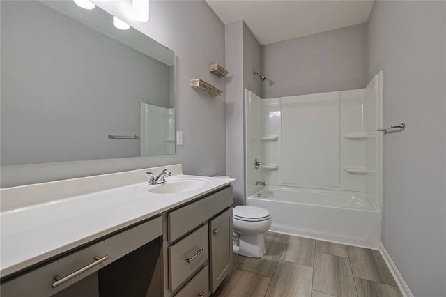 1998 Prestwick Bend, Miamisburg, OH 45342