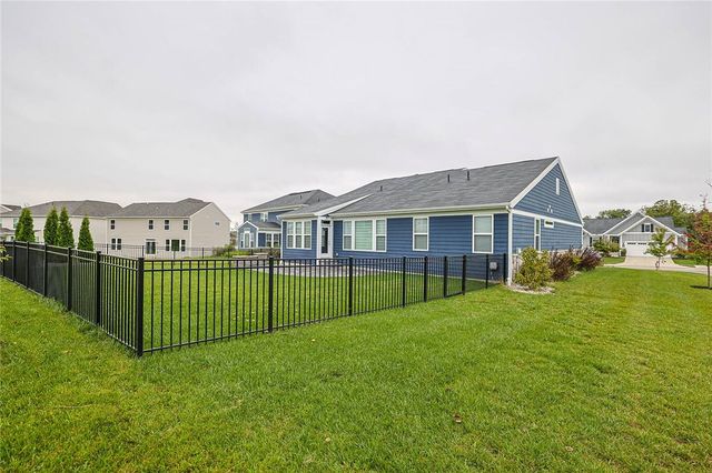 1998 Prestwick Bend, Miamisburg, OH 45342