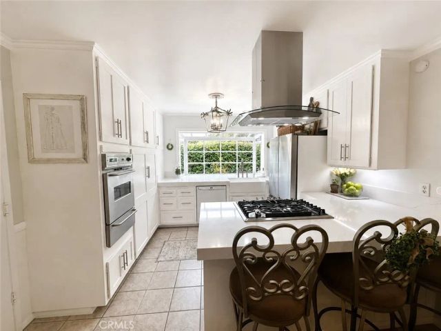 26261 Veva Way, Calabasas, CA 91302