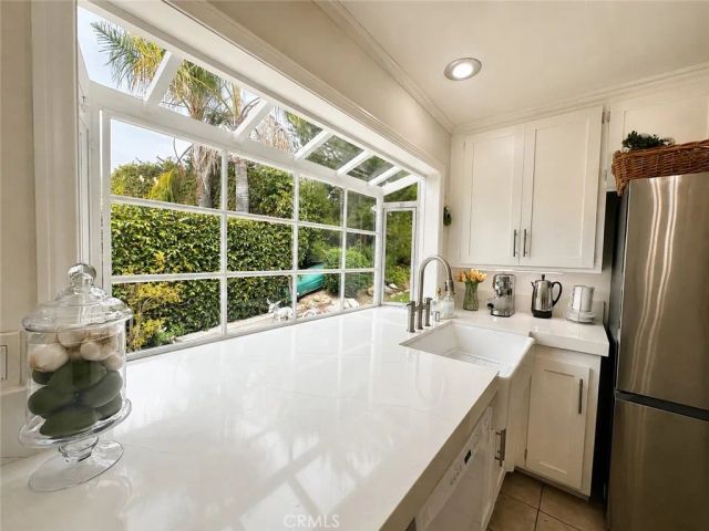 26261 Veva Way, Calabasas, CA 91302